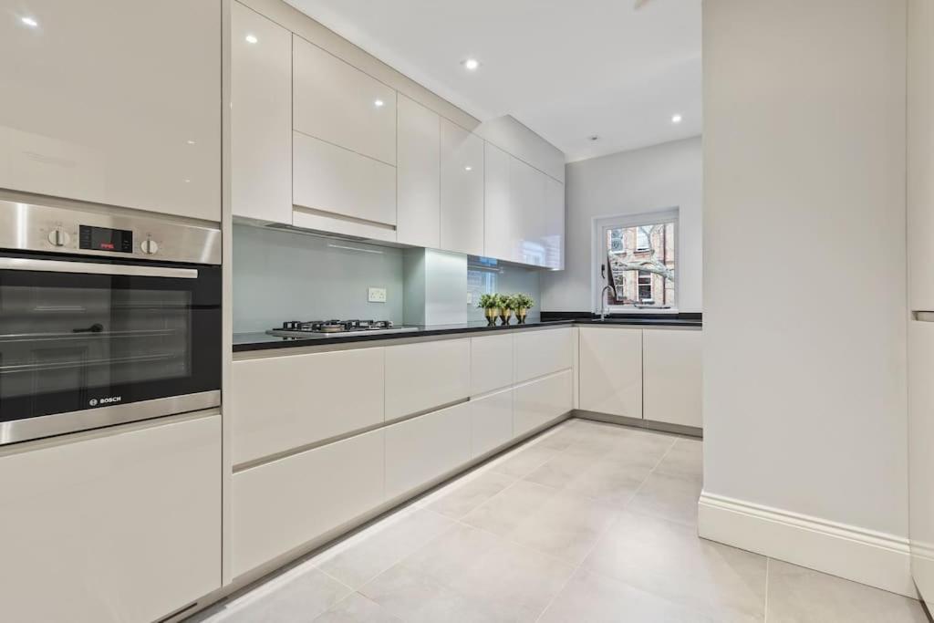 Luxury 3 Bed Flat In Kensington Apartment ลอนดอน ภายนอก รูปภาพ